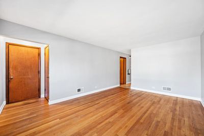 3 BR for rent — 5861 N Nagle Ave #1, Chicago 4