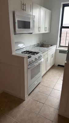 2 BR for rent — 95 W 195th St APT 6B, Bronx 5