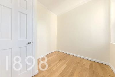 3 BR for rent — 2908 31st Ave APT E14, Astoria 3