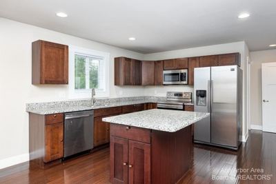 3 BR for rent — 2 Maple Village Ct, Ann Arbor 4