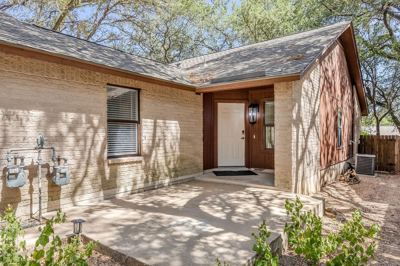 2 BR for rent — 1008 Milford Way #B, Austin 3