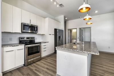 Studio for rent — 1700 Willow Creek Dr, Austin 2