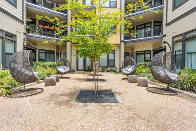 Studio for rent — 5350 Burnet Rd, Austin 8