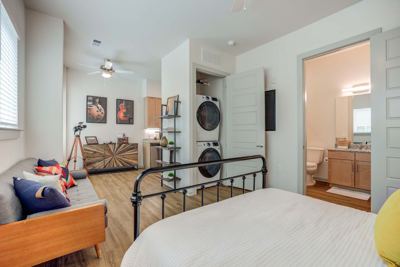 Studio for rent — 2921 E 17th St, Austin 8