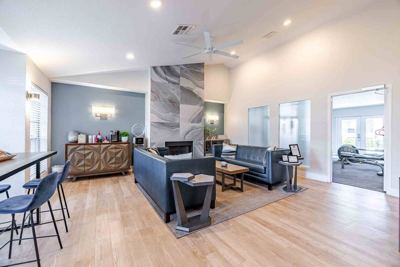 Studio for rent — 2250 Ridgepoint Dr, Austin 3