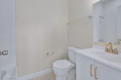3 BR for rent — 2855 W Arthington St, Chicago 3