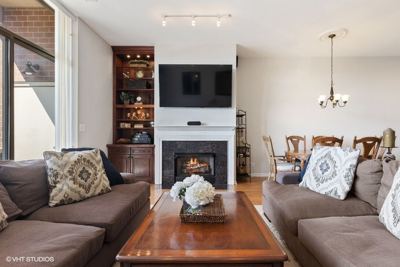 2 BR for rent — 1350 W Fullerton Ave APT 302, Chicago 4