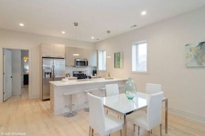 2 BR for rent — 839 W Agatite Ave APT 101, Chicago 4