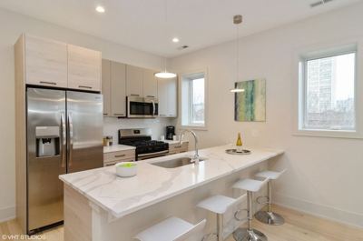 2 BR for rent — 839 W Agatite Ave APT 101, Chicago 3