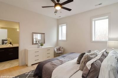 2 BR for rent — 839 W Agatite Ave APT 101, Chicago 8