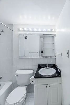 Studio for rent — 220 E 24th St, New York 8