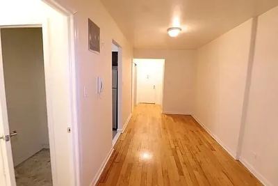 1 BR for rent — 3415 Parsons Blvd APT 2KK, Flushing 4