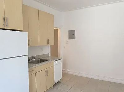 Studio for rent — 4816 46th St APT A1, Woodside 3
