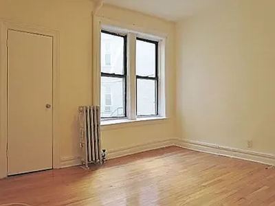 Studio for rent — 4816 46th St APT A1, Woodside 1