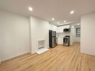 Studio for rent — 60 W 8th St APT 1E, New York 1
