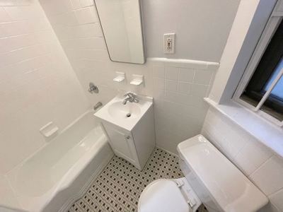 Studio for rent — 60 W 8th St APT 1E, New York 5
