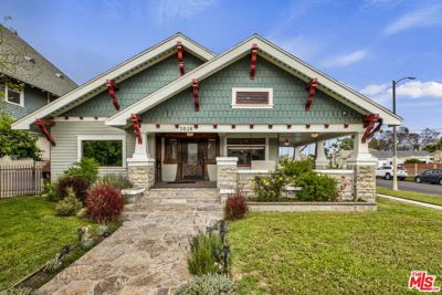 3 BR for rent — 3628 Arlington Ave, Los Angeles 3