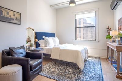 Studio for rent — 108 W Chicago Ave, Chicago 7