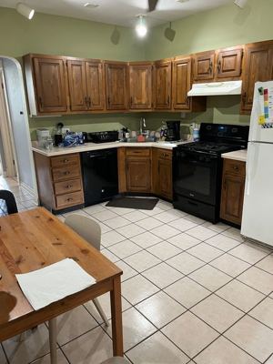 4 BR for rent — 1925 W Newport Ave, Chicago 3