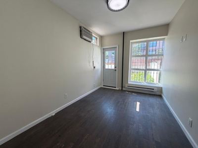 2 BR for rent — 31-80 38th St #1A, Astoria 2