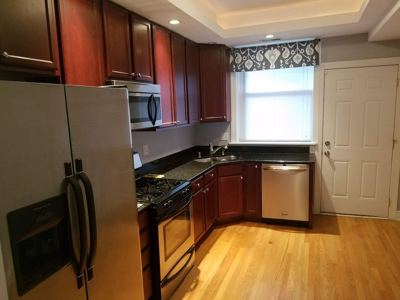 2 BR for rent — 7021 N Greenview Ave, Chicago 4