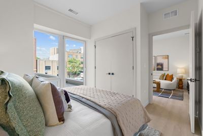 Studio for rent — 919 W Belmont Ave, Chicago 5
