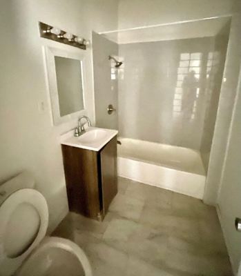 1 BR for rent — 7924 S Kingston Ave #G, Chicago 3