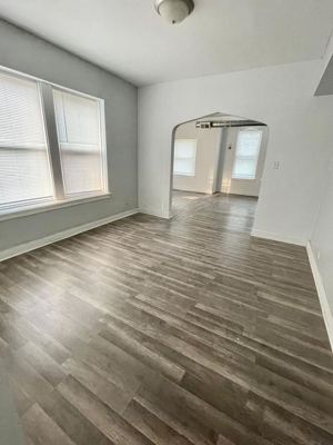 1 BR for rent — 7924 S Kingston Ave #G, Chicago 2