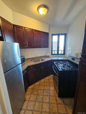 1 BR for rent — 1507 Metropolitan Ave, Bronx 4