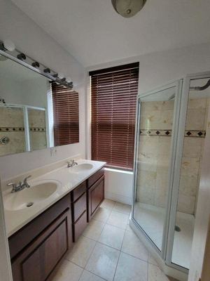3 BR for rent — 5412 S University Ave #2, Chicago 7