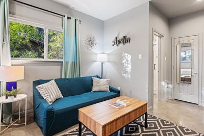 Studio for rent — 2111 Travis Heights Blvd, Austin 6