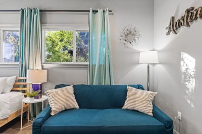 Studio for rent — 2111 Travis Heights Blvd, Austin 5