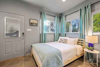 Studio for rent — 2111 Travis Heights Blvd, Austin 3