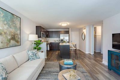 Studio for rent — 8 W Chestnut St, Chicago 2