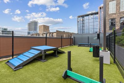 Studio for rent — 166 N Aberdeen St, Chicago 3