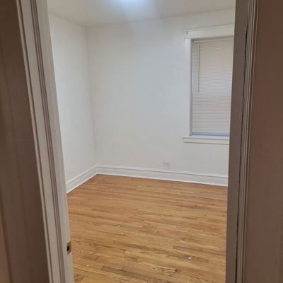 3 BR for rent — 1110 N Massasoit Ave Floor 1, Chicago 6