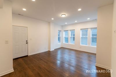 2 BR for rent — 1339 W Early Ave APT 3R, Chicago 3