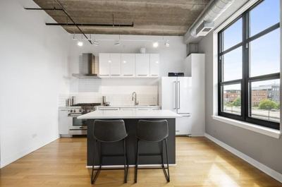 1 BR for rent — 833 W 15th Pl, Chicago 2