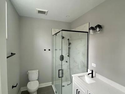 2 BR for rent — 2219 N Clybourn Ave, Chicago 2