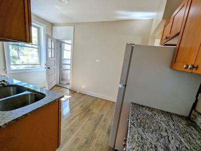 2 BR for rent — 6703 N Greenview Ave, Chicago 3