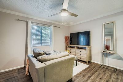 Studio for rent — 126 W Alpine Rd, Austin 6