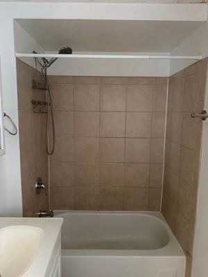 2 BR for rent — 2612 W Huron St, Chicago 8