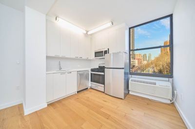 2 BR for rent — 2338 2nd Ave #8L, New York 2