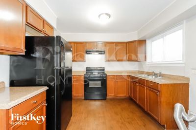 3 BR for rent — 4600 W 79th Pl, Chicago 6