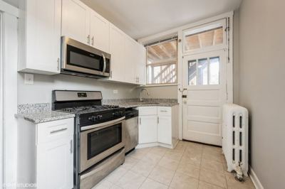2 BR for rent — 1655 W Wallen Ave #1, Chicago 5