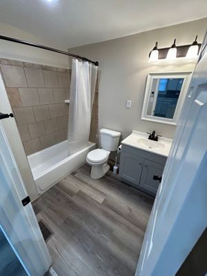 2 BR for rent — 8747 S Houston Ave #2R, Chicago 6