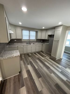 2 BR for rent — 8747 S Houston Ave #2R, Chicago 7