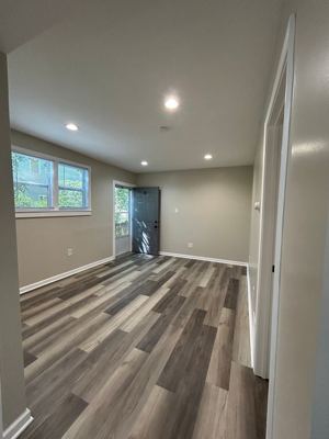 2 BR for rent — 8747 S Houston Ave #2R, Chicago 4