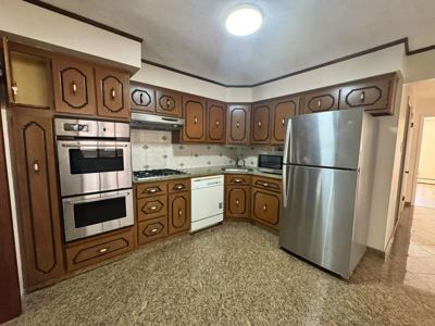 1 BR for rent — 928 Throggmorton Ave, Bronx 1