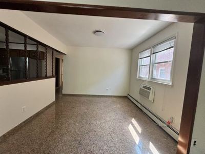 1 BR for rent — 928 Throggmorton Ave, Bronx 5